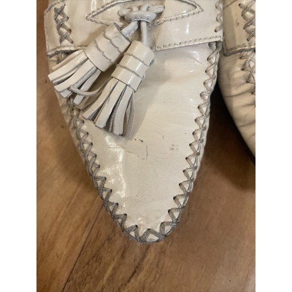 Stuart Weitzman Pointed Toe Tassel Loafer Flats White Womens 9M Patent Leather - Picture 13 of 14